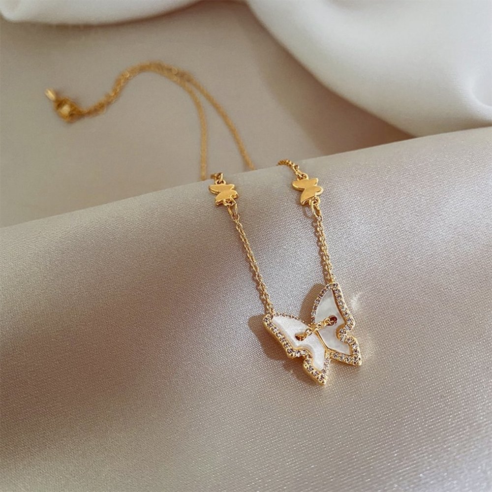NEW Yellow Gold Diamond Shell Butterfly Necklace - Picture 6 of 10